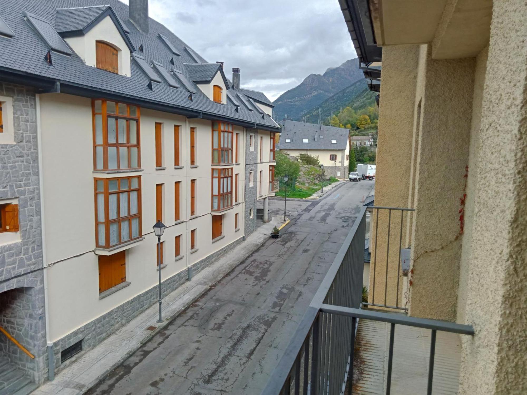 Apartamentos Valle De Tena - Biescas 3000 Eksteriør billede