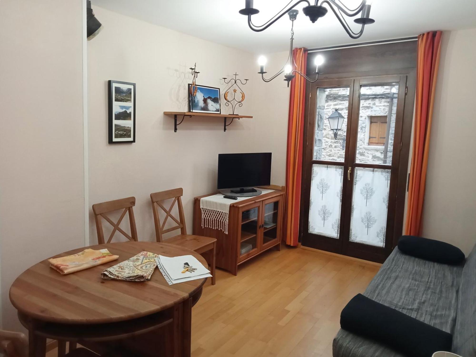 Apartamentos Valle De Tena - Biescas 3000 Eksteriør billede