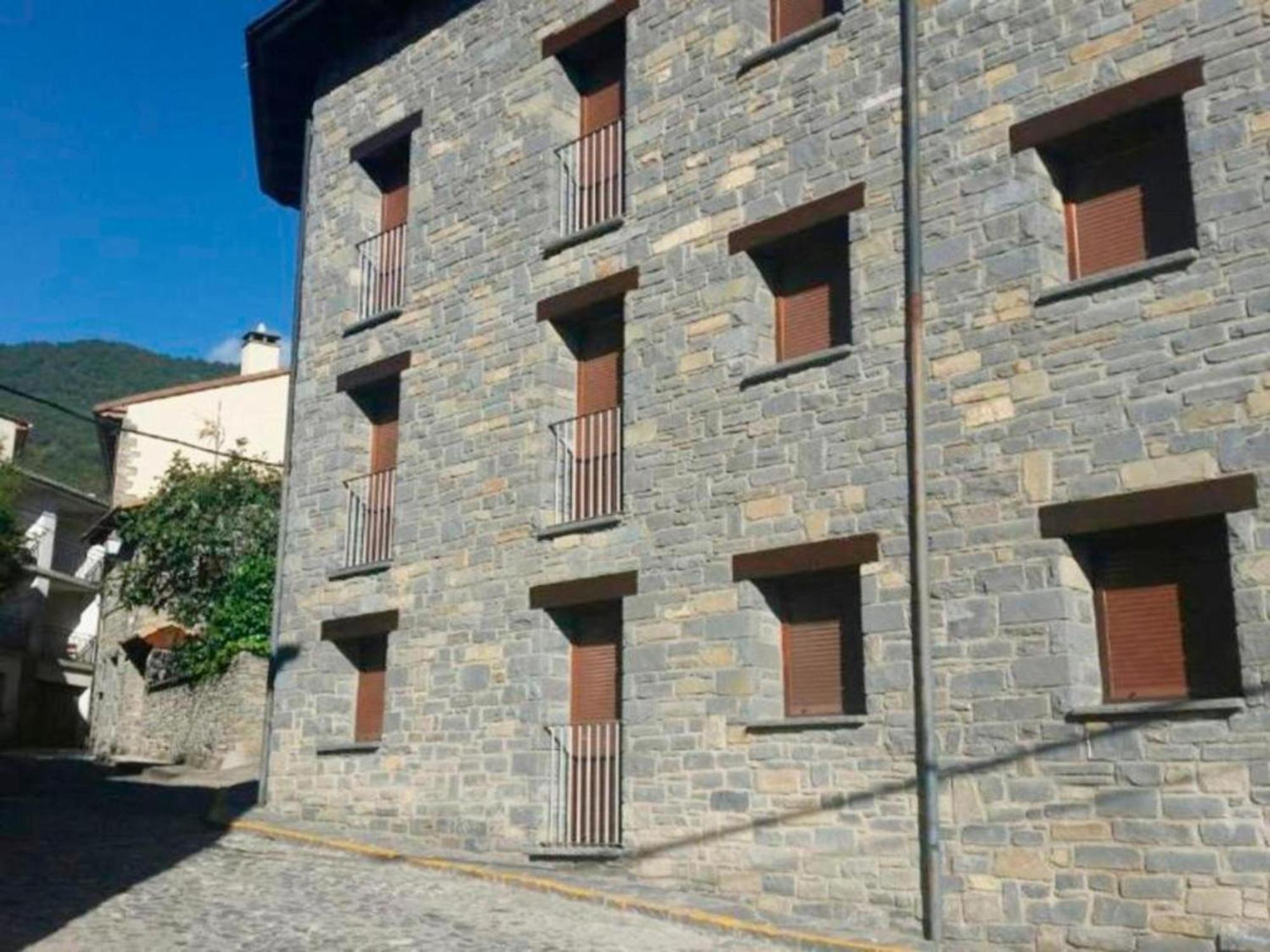 Apartamentos Valle De Tena - Biescas 3000 Eksteriør billede